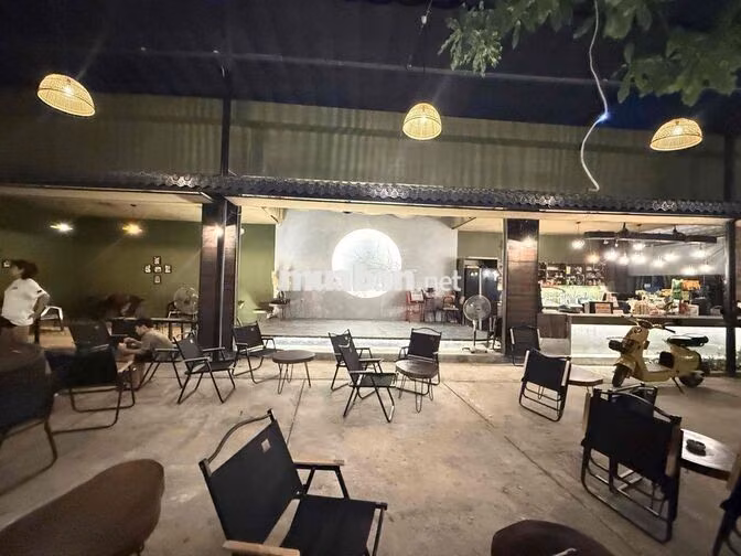 Cần sang gấp mặt bằng Cà phê gần ngay trung tâm Ngã 6 Bình Dương