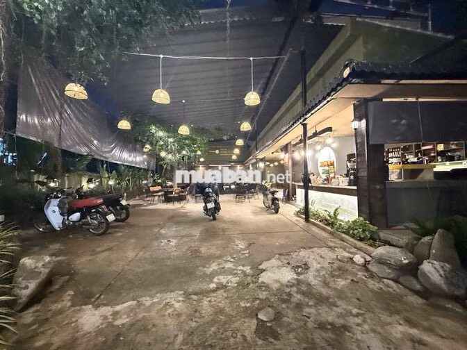 Cần sang gấp mặt bằng Cà phê gần ngay trung tâm Ngã 6 Bình Dương