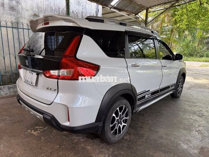 Suzuki XL7 2022 Trắng 9.000km