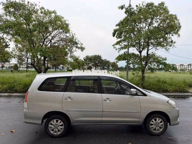 Toyota Innova-V 2010 Số tự động Bạc