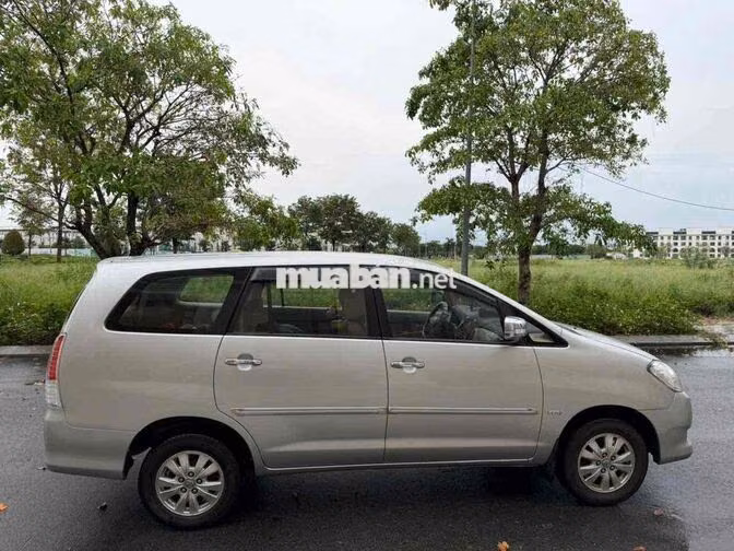 Toyota Innova-V 2010 Số tự động Bạc