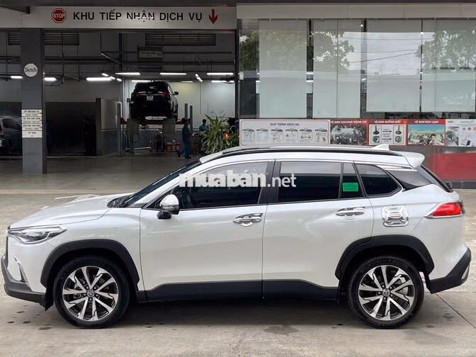 ✓✓TOYOTA COROLLA CROSS 1.8V 2022