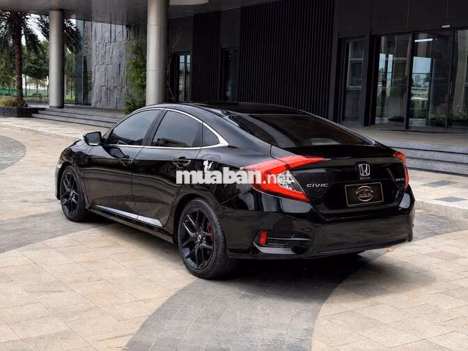 Honda Civic 1.8G 2019 full đồ chơi giờ còn 489tr
