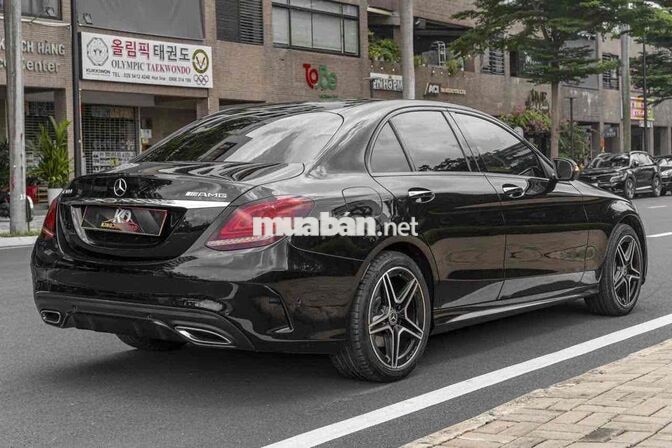 Mercedes C300 - 2020 mẫu facelift màu đen giá tốt
