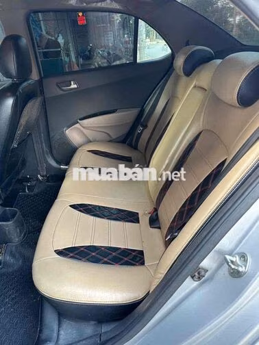 Hyundai Grand i10 Sedan Số sàn Bạc
