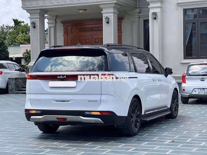 Kia Carnival Signature 2023 Trắng 60000 km