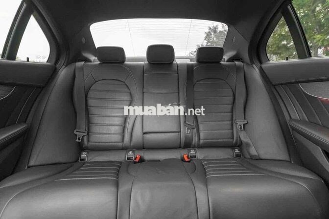 Mercedes C300 - 2020 mẫu facelift màu đen giá tốt
