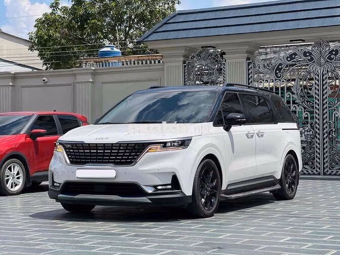 Kia Carnival Signature 2023 Trắng 60000 km