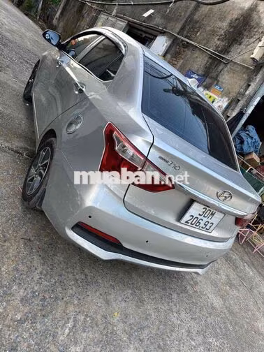 Hyundai Grand i10 Sedan Số sàn Bạc