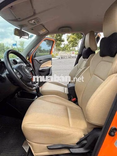 Suzuki Swift 2023 - Màu : Cam - Odo : 30.000km