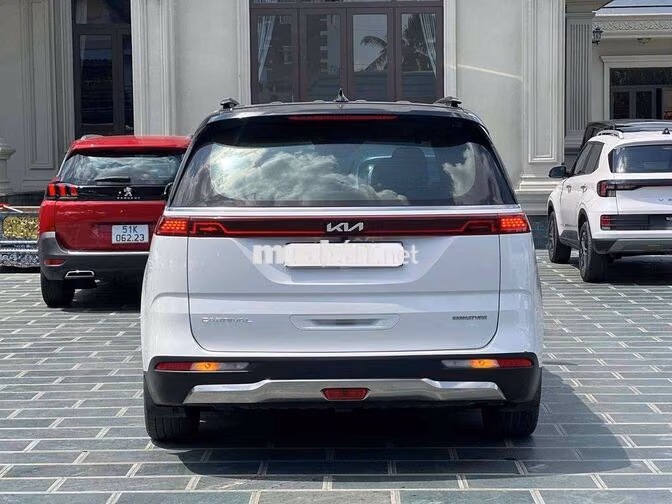 Kia Carnival Signature 2023 Trắng 60000 km