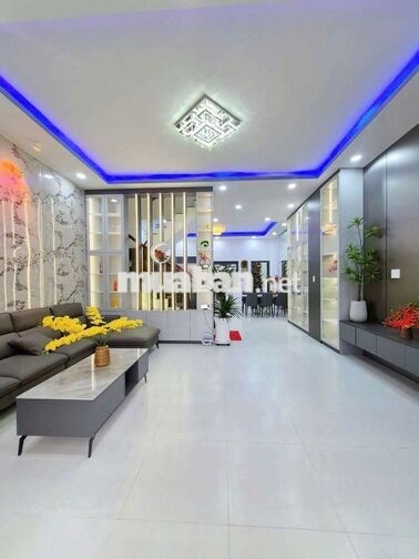 NHÀ 3 TẦNG KHU ĐÔ THỊ 5 SAO GẦN CHỢ BÌNH CHÁNH 