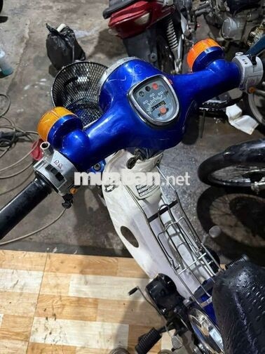 Honda Cub 50cc Xanh Trắng 4 số