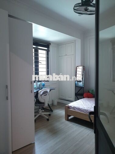 Cho hộ gia đình thuê căn góc 140m2
