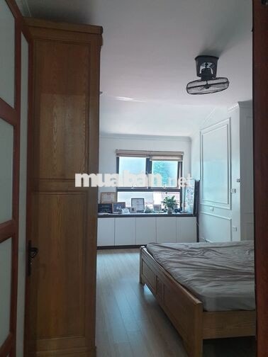 Cho hộ gia đình thuê căn góc 140m2