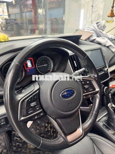 Subaru Forester bản full Trắng 5 chỗ