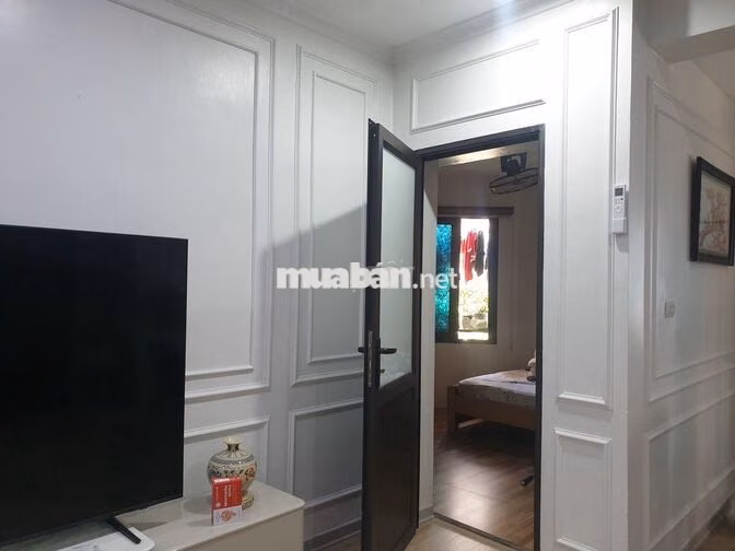 Cho hộ gia đình thuê căn góc 140m2