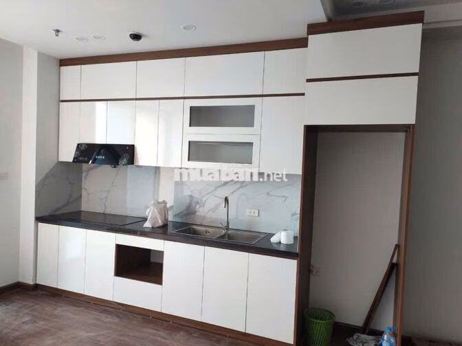 Chính chủ cho thuê CHCC Sky Central 176 Định Công mặt đường 2.5