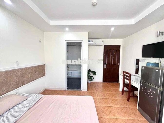 Phòng Full Nội Thất Cửa Sổ Trời gần UFM RMIT TDT tiện di chuyển qua Q4