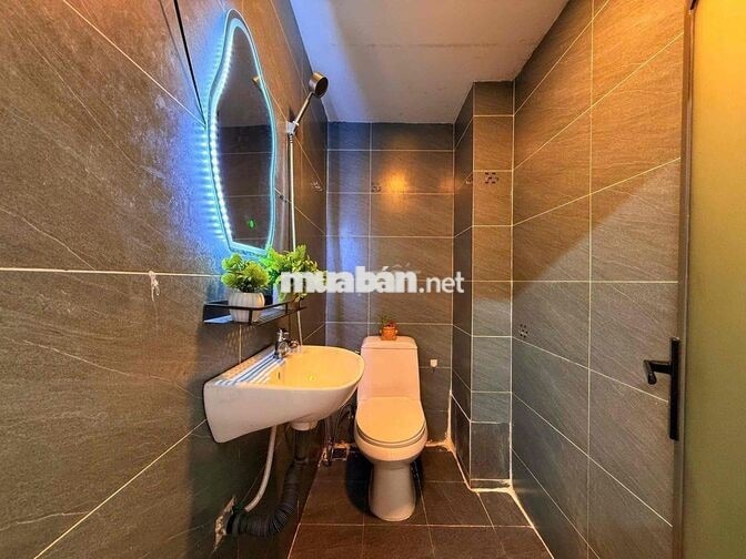 CHO THUÊ CĂN HỘ STUDIO BAN CÔNG ĐI BỘ QUA ĐH VĂN LANG