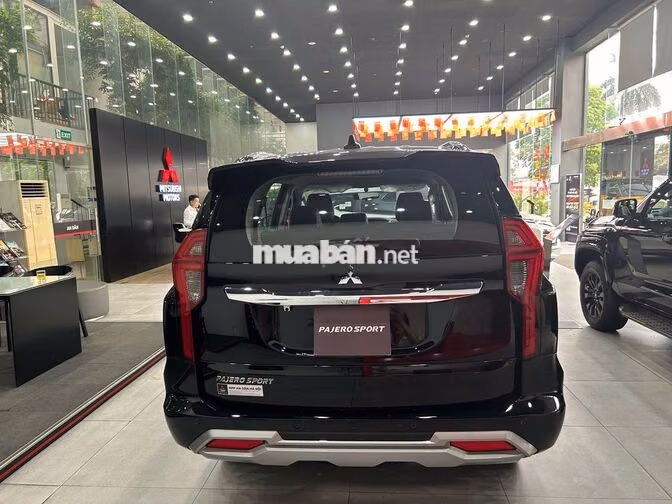 Mitsubishi Pajero Sport 2026 V6-3.0 Đen