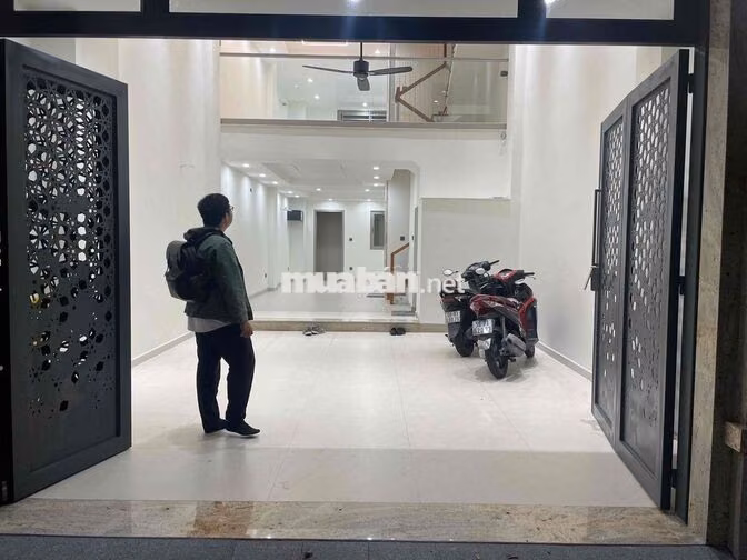 Cho thuê mặt bằng làm Văn Phòng