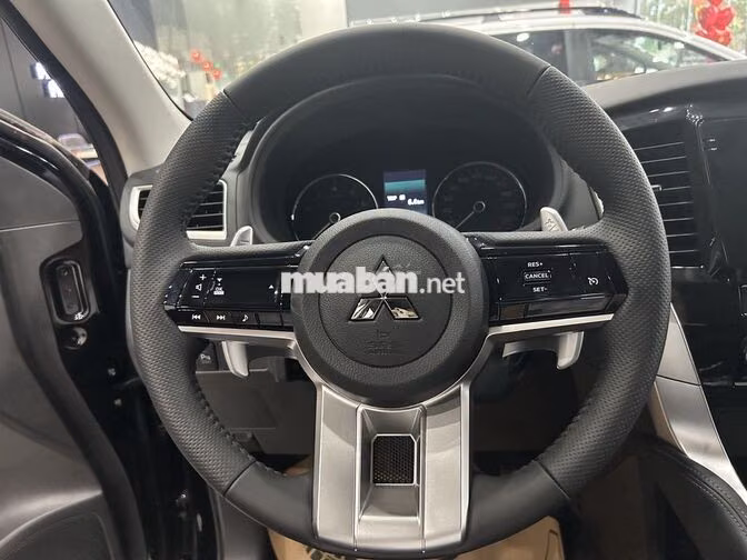 Mitsubishi Pajero Sport 2026 V6-3.0 Đen
