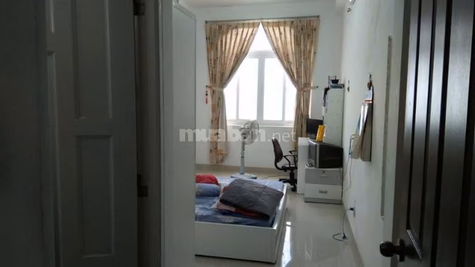 Nhà bán nhỏ hướng  đông  nam, trung tâm Q1, 26/20C Nguyễn Bỉnh Khiêm, 