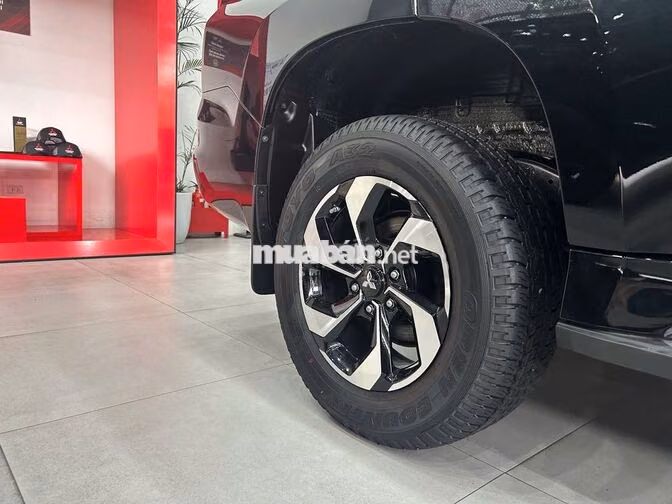 Mitsubishi Pajero Sport 2026 V6-3.0 Đen