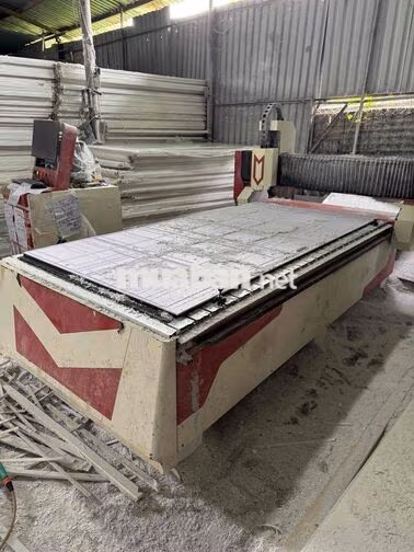 tuyển thợ đứng may cua ban trượt.và thợ cắt CNC