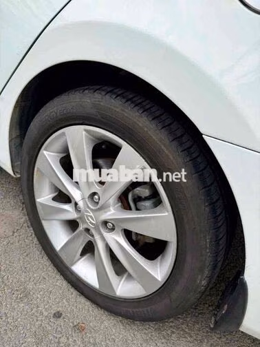 Hyundai Accent 2013 1.4 MT Số sàn Trắng