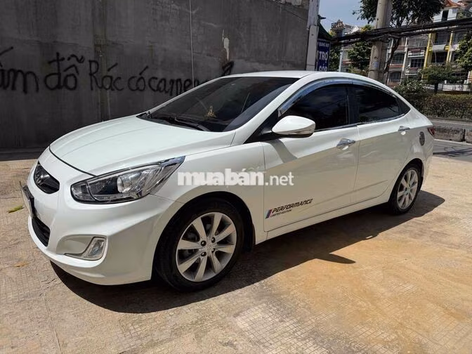 Hyundai Accent 2013 1.4 MT Số sàn Trắng