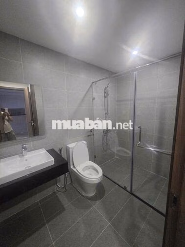 2PN có 2 máy lạnh, máy nóng lạnh, máy lọc nước, máy giặt, rèm,dàn phơi