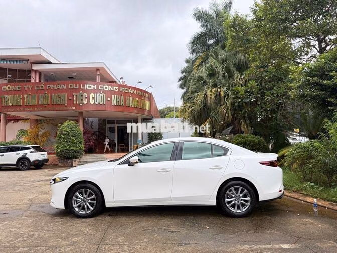 Mazda Mazda 3 2024 Trắng 21.000 km
