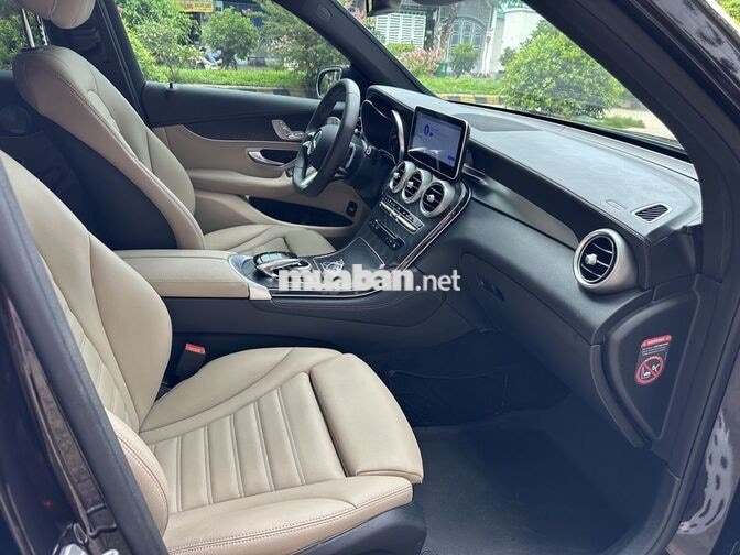 Mercedes-Benz GLC300AMG 2016 Nâu 5 chỗ