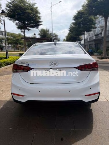 Hyundai Accent AT Tiêu Chuẩn 2019 Trắng