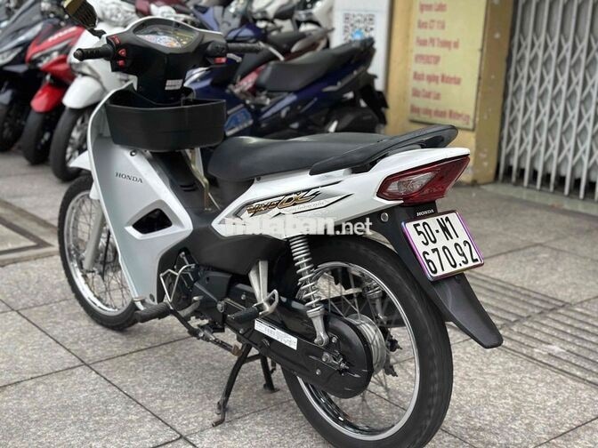 Honda Wave A 2018 Trắng đen