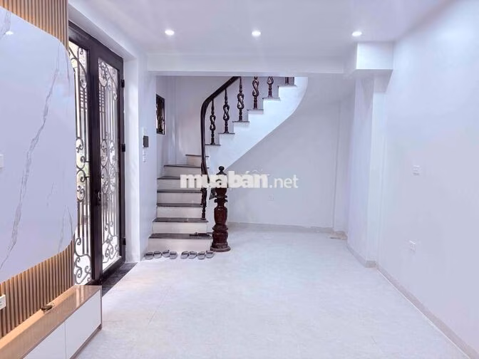 Nhà lô góc mặt ngõ 343 Đội Cấn, oto đến nhà. DT 27,3m-Full Nội thất
