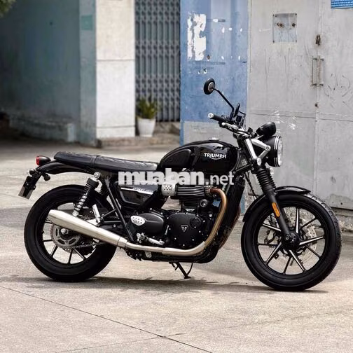 Triumph Street Twin 900 1.594 km Đen