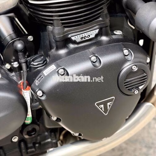 Triumph Street Twin 900 1.594 km Đen