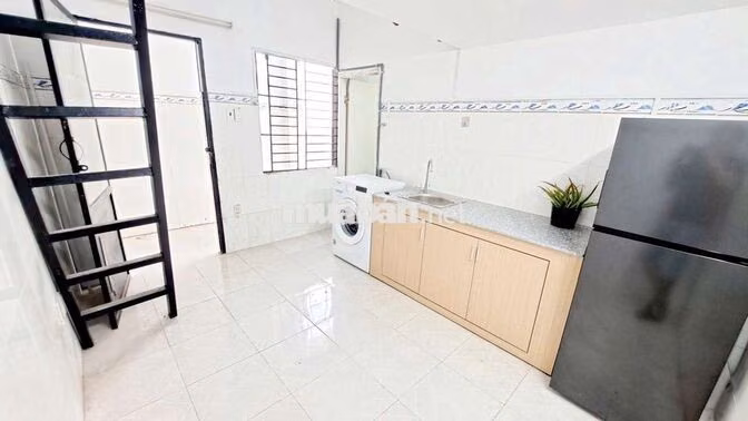 DUPLEX CỬA SỔ TRỜI GIÁ SIÊU RẺ CHỈ 3TR9 1P NGAY TRUNG TÂM QUẬN 7 