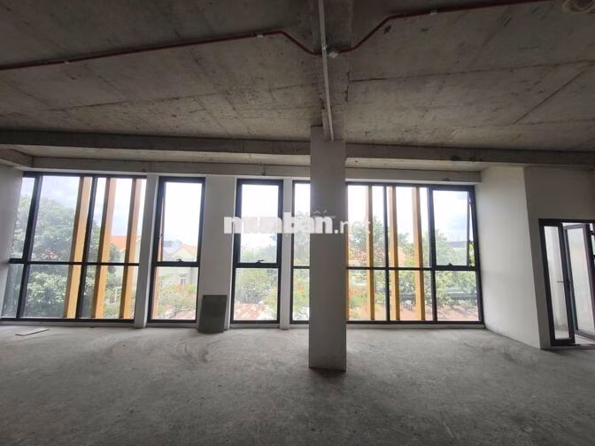MB VĂN PHÒNG RỘNG 150M2 - GIÁ CỰC KỲ ƯU ĐÃI KHI GIẢM NGAY 50% NĂM ĐẦU