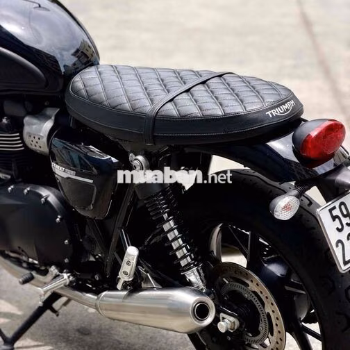 Triumph Street Twin 900 1.594 km Đen