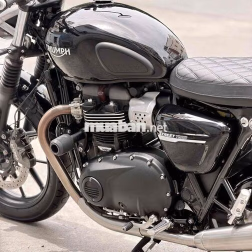Triumph Street Twin 900 1.594 km Đen