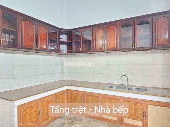 Mặt bằng kinh doanh 1 trệt 2 Lầu 5x33m.