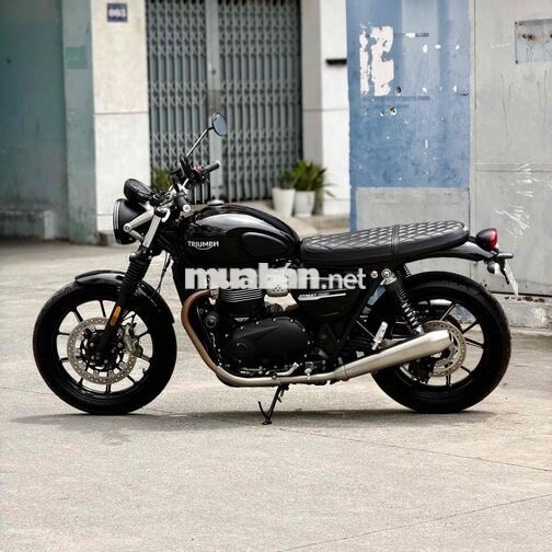Triumph Street Twin 900 1.594 km Đen