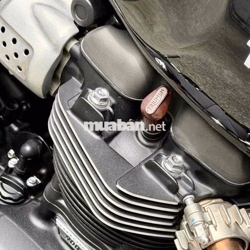 Triumph Street Twin 900 1.594 km Đen