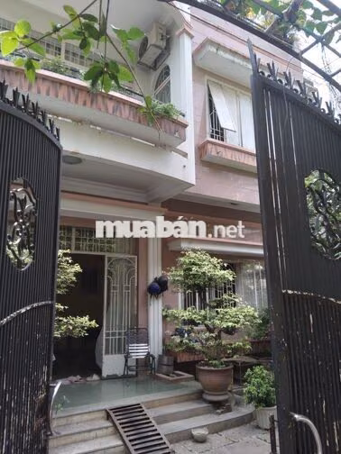 Nhà QL13, ĐH Luật, Hiệp Bình Chánh . 28tr/thg. 8m X 8m. 1 trệt, 2 lầu.