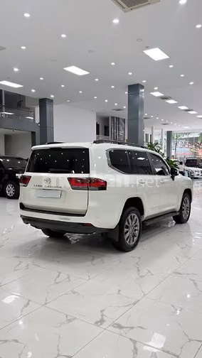 Bán Toyota Land Cruiser LC300 Model 2023. xe đẹp xuất sắc.