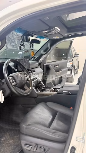 Bán Toyota Land Cruiser LC300 Model 2023. xe đẹp xuất sắc.